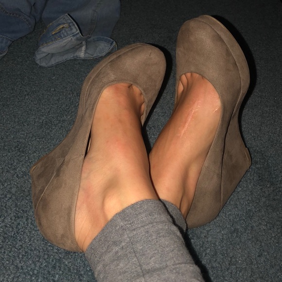 Fabric Wedges - Picture 3 of 3